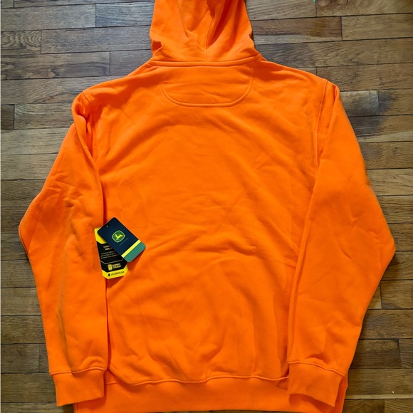 BNWT JOHN DEERE HOODIE 🦌 - Picture 3 of 8